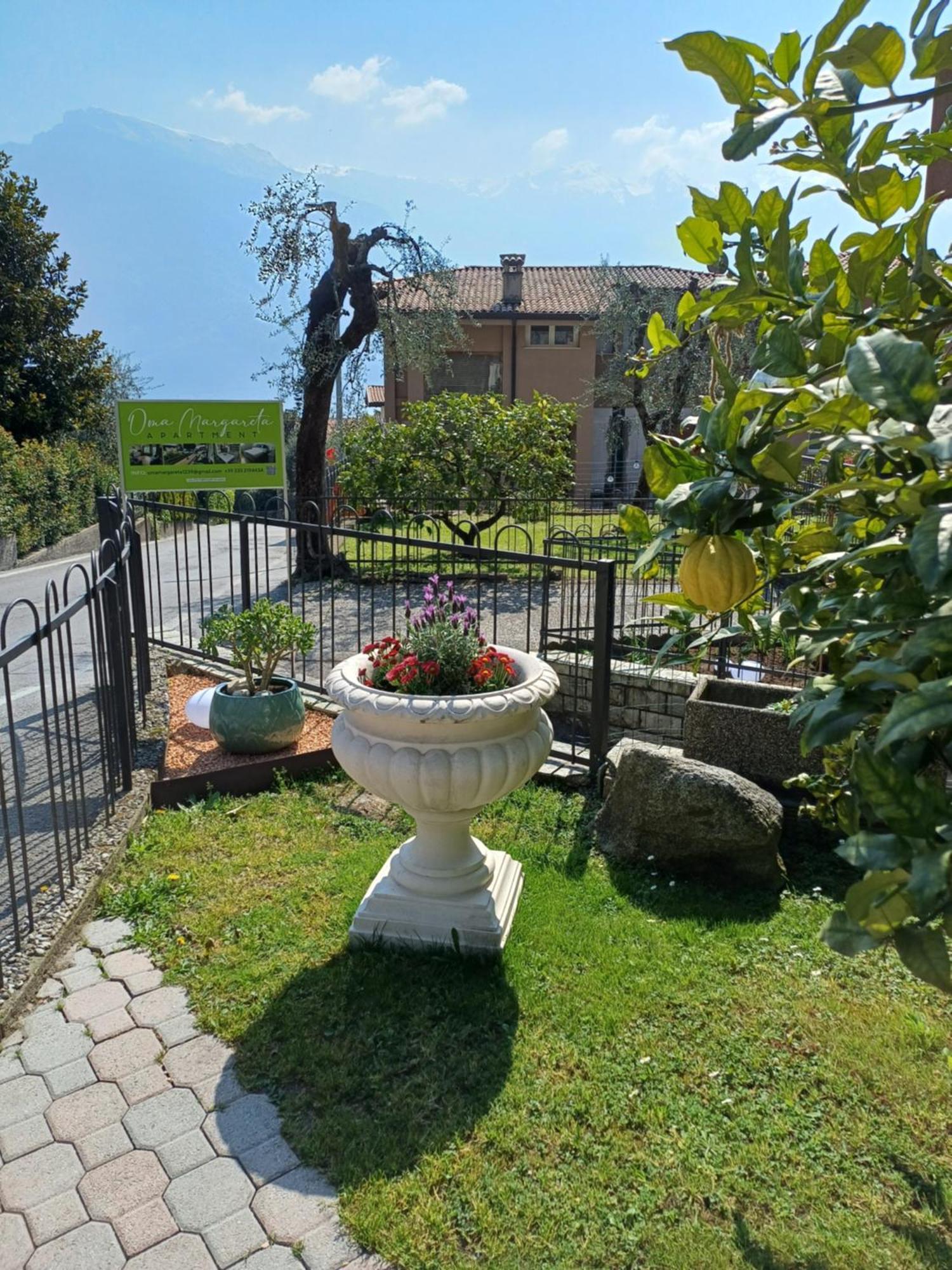 Oma Margareta Apartment Limone sul Garda Kültér fotó